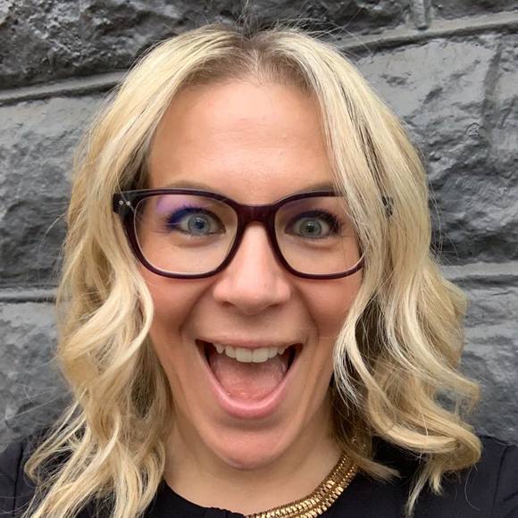 Meet your Posher, Jenn - Picture 1 of 1